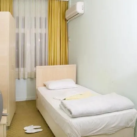 מלון Uenver אדאנה