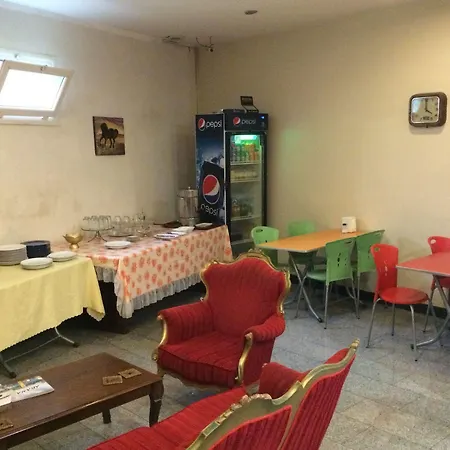 Uenver فندق